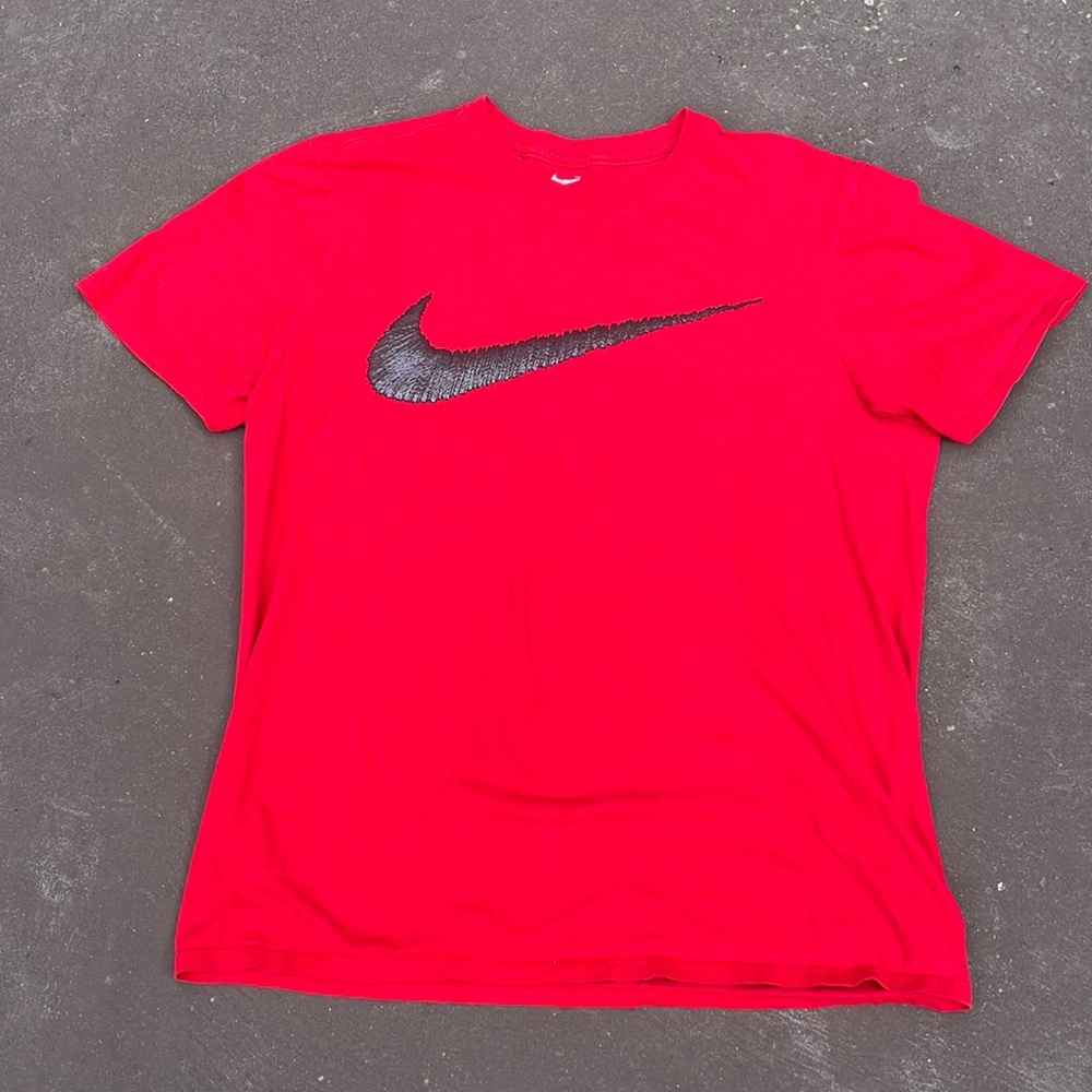 Nike mens Large great condition wore 1x red